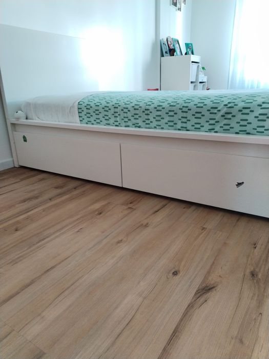 Vendo Cama de Solteiro