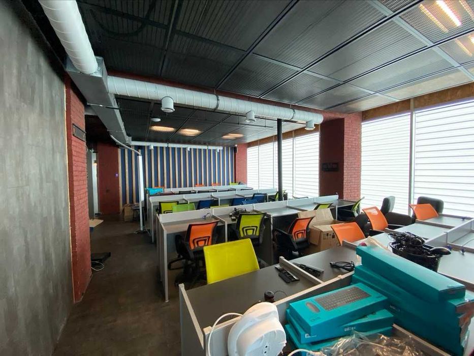 Оренда офісу 450 м² у бізнес-центрі "Маяковський", 11 поверх.