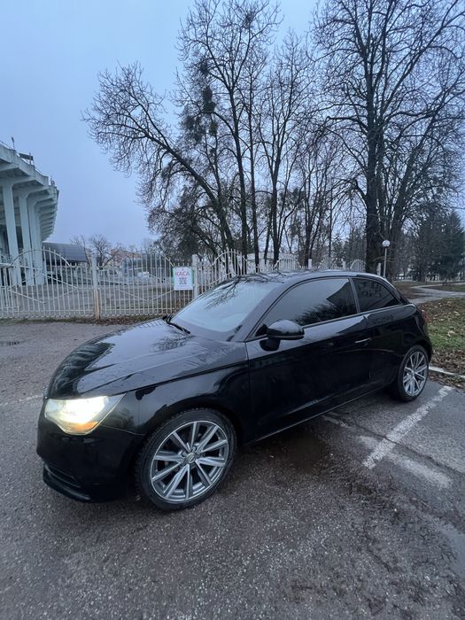 Audi A1 2011 купе 1.2 турбо авто ауді чорна ідеальний стан