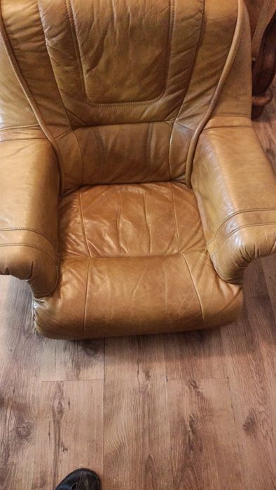 Sprzedam fotel używany że skory