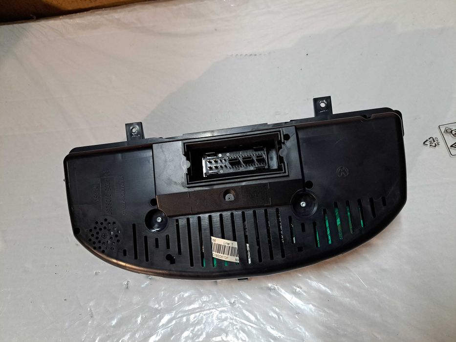 Licznik Volkswagen Passat B6 2.0 FSi -870F