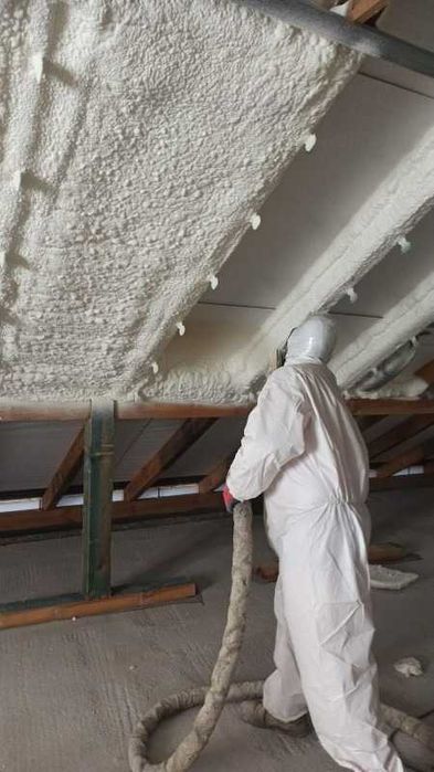 Ocieplanie Pianką PUR, Izolacja Natryskowa, ocieplenie Piana PUR
