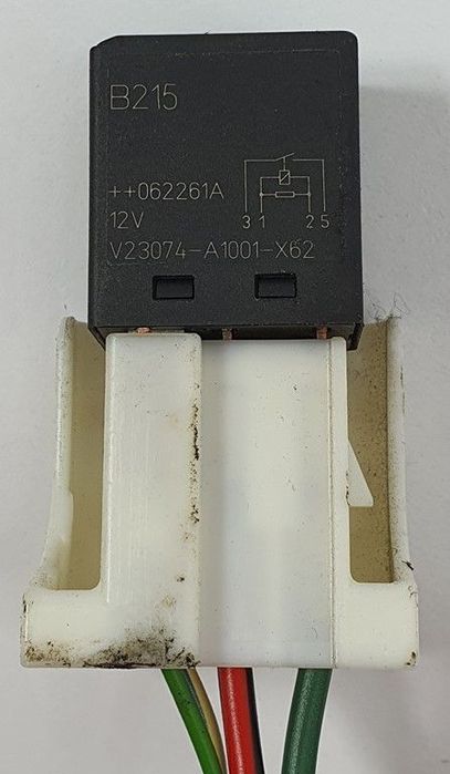 PRZEKAŹNIK B215 MAZDA 2 DY V23074-A1001-X62