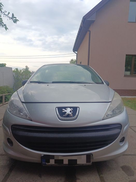 Продам автомобиль Пежо 207  1.4 бензин Peugeot  в хорошем состоянии