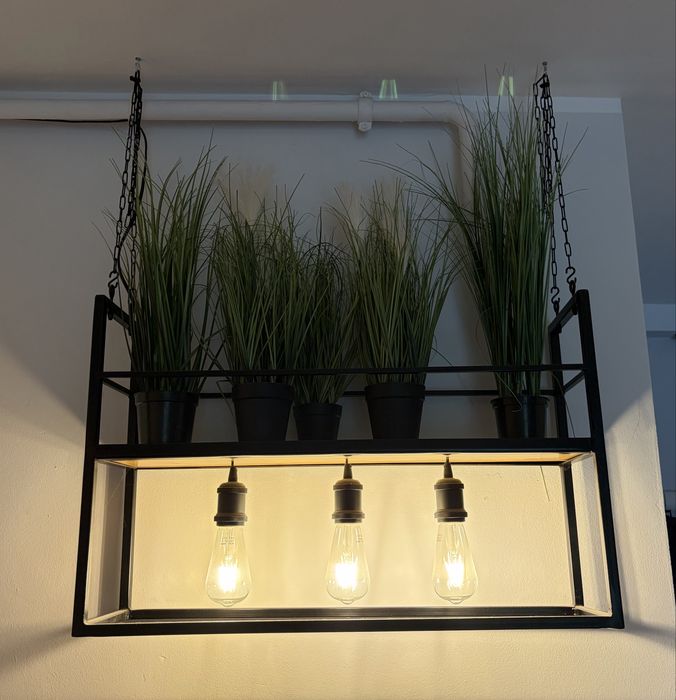 Lampa wisząca z półką