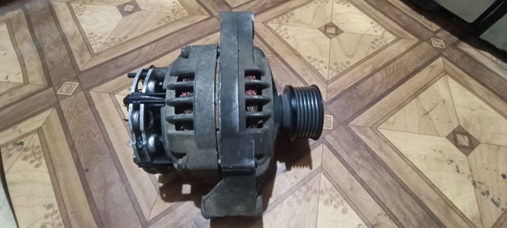 Продам Генератор ВАЗ 2110-15 14В 90А