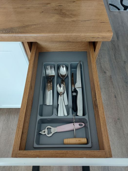 2 - кімнатна квартира. Погодинно. Подобово. ТРЦ " ЧАЙКА " Smart TV.