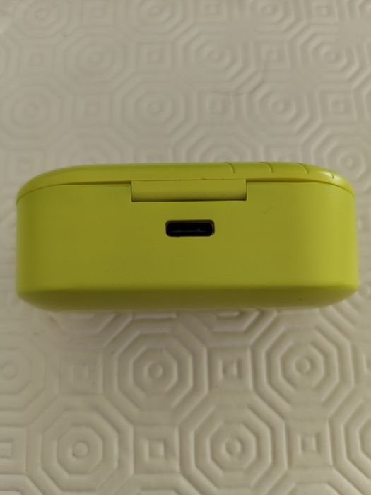 Bluetooth Earphones for Left-Handed Users64751907609987124