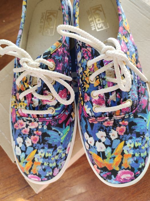 Яскраві кеди на стопу 24см