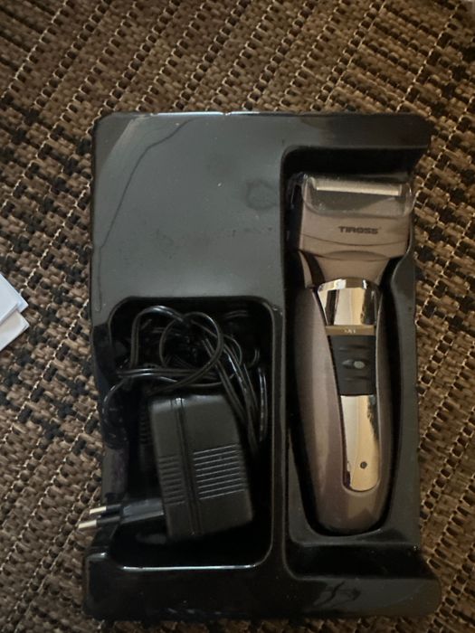 Golarka męska TIROSS TS-424