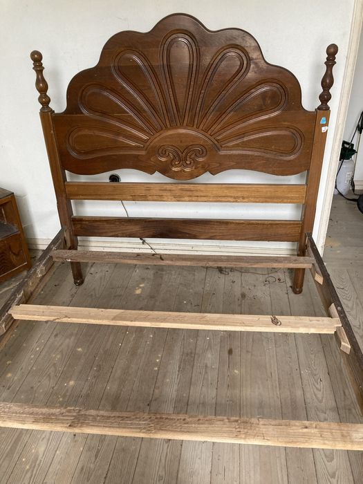 Duas Cama de casal e mesas cabeceira