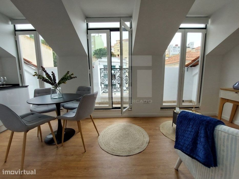 Apartamento T2 recuperado, 3 andar, vista de rio, próximo do Panteã... — São Vicente, Lisboa