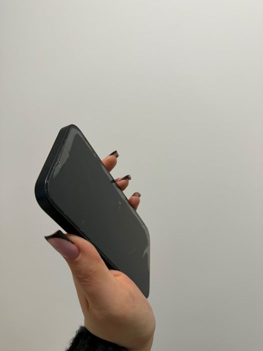Sprzedam IPHONE 13