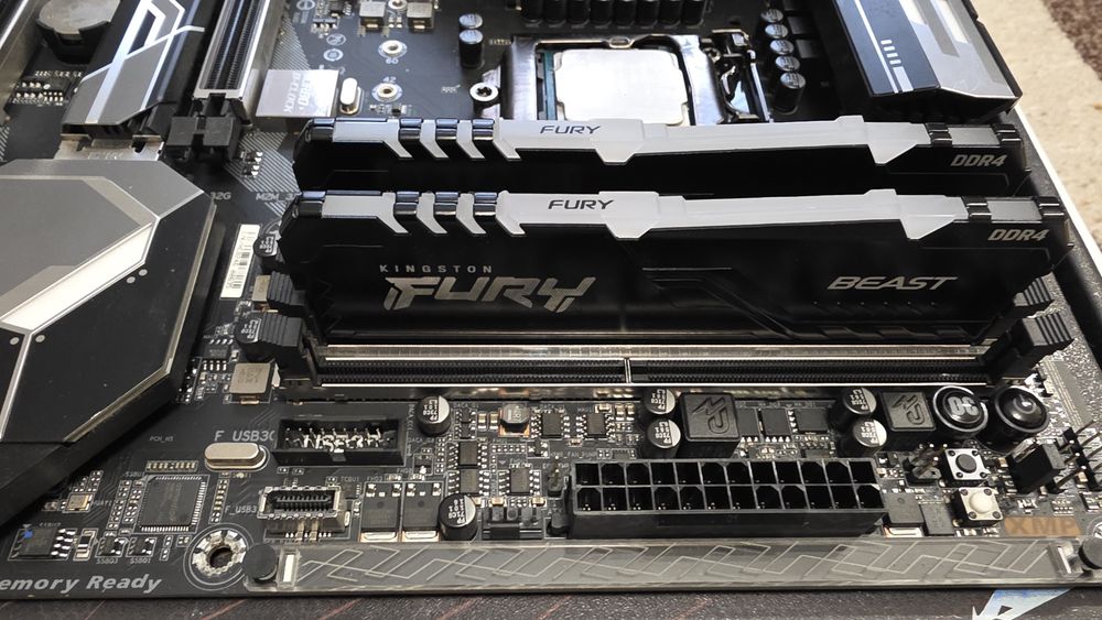 Intel I7 8700k + płyta Gigabyte Z370 AORUS Gaming 7 +  DDR4 2x16 GB