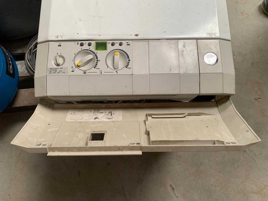 Conjunto de termo acumulador ZANTIA com radiadores para aquecimento