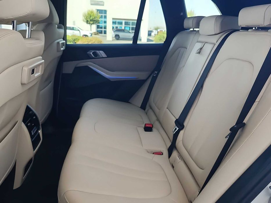 BMW X5      2021