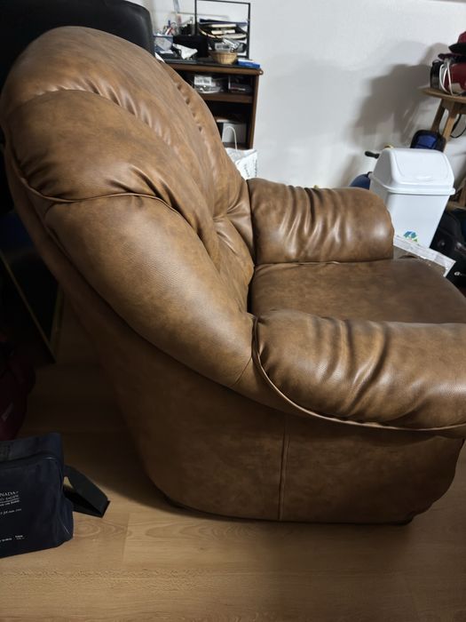Sofá cama de 3 lugares + 2 poltronas vintage