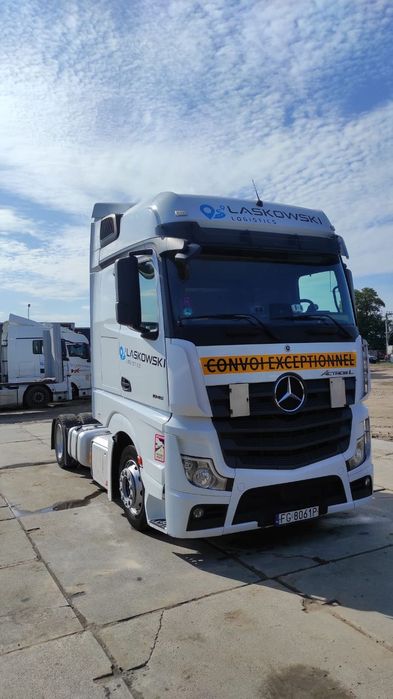 Mercedes-Benz Actros 1845 MEGA Lowdeck