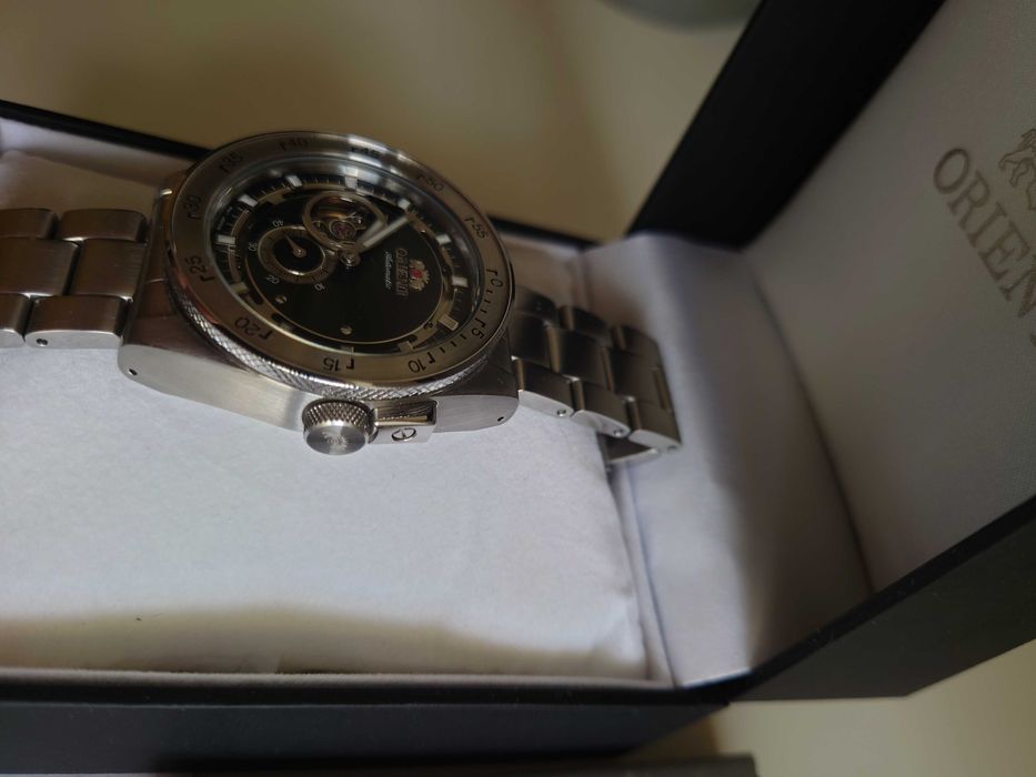 Relógio Orient Retro Future Camera RA-AR0201B10B