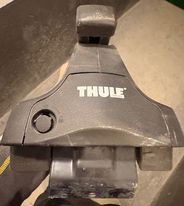 Thule Porta-Skis + Barras de Tejadilho (com chave)