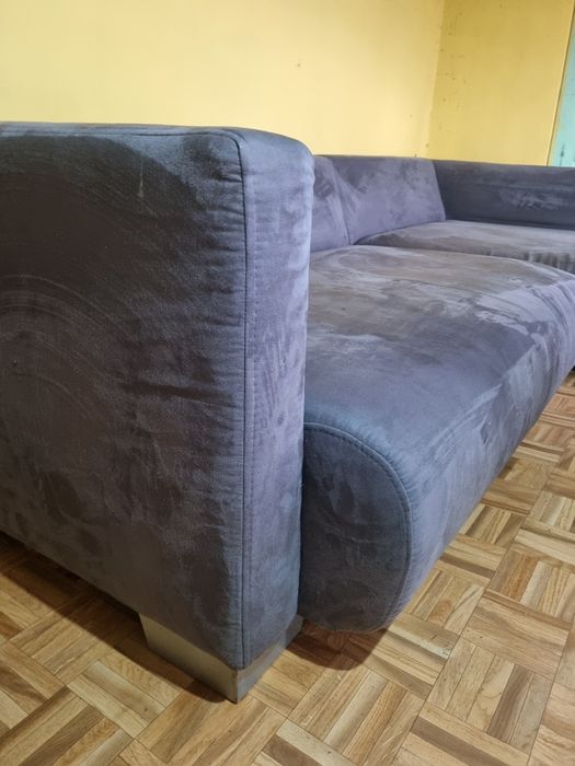 Sofá 4 pessoas em bom estado.