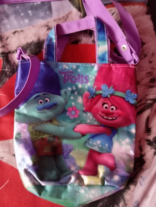 Piękna nowa torebeczka z trollami polecam gratis