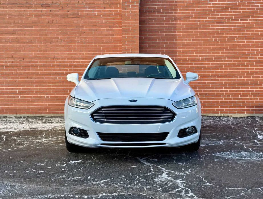 Ford Fusion Titanium      2014