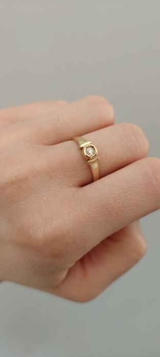 Pierścionek, złoto 14k, naturalny brylant, certyfikat.