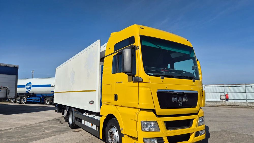 MAN Tgx 6x2 chlodnia izoterma winda rama  Man TGX 6x2 chłodnia izoterma poduszka winda