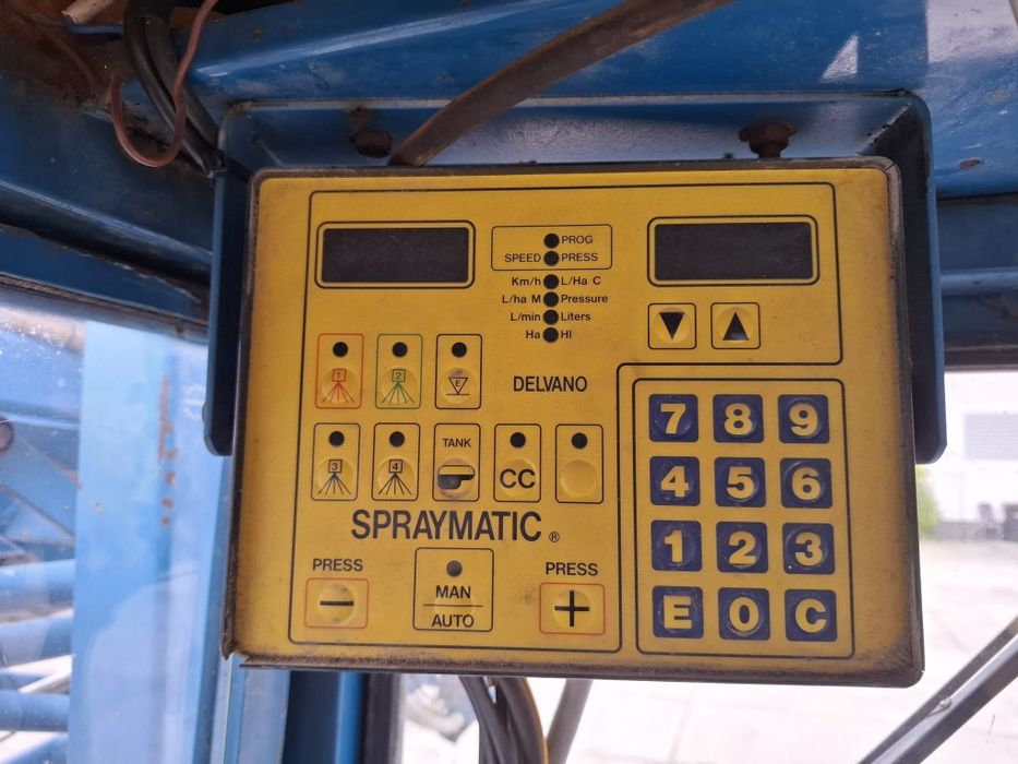 Opryskiwacz samojezdny delvano 24/27 m 2500 l