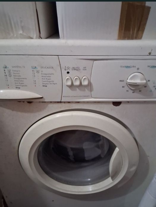 Maquina de lavar roupa