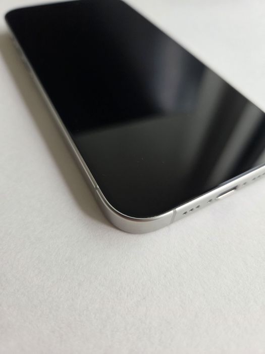 iPhone 15 Pro 128GB Titanium Branco - Impecável