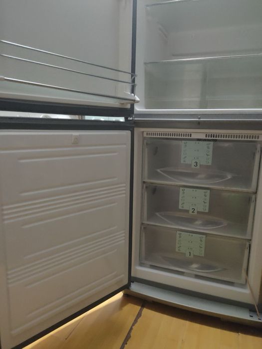 Продам холодильник Liebherr 3846