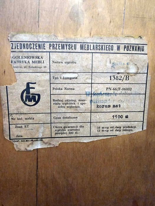 Szafa z barkiem i witryną, komoda i stolik z PRL