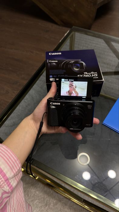 Canon PowerShot SX740