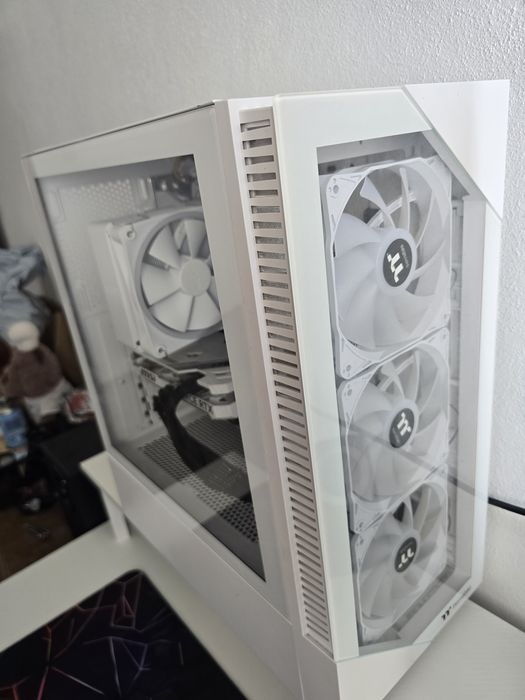 Torre gaming white i5 10400F +RTX4060TI 8GB msi+ 16gb 3200mhz+ Nvme 512GB vendo ou troco