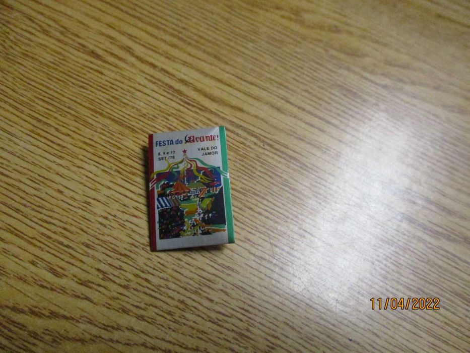 alfinetes de lapela antigos PS PCP CDS 25 Abril Festa do Avante