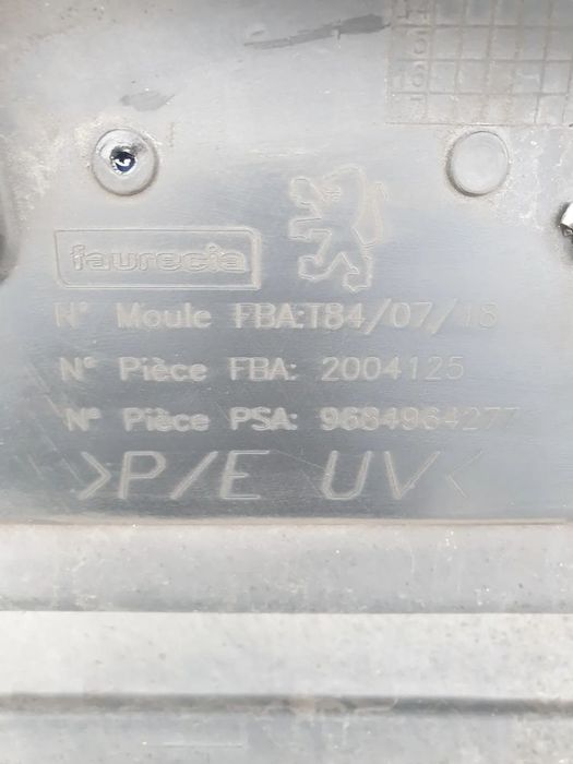 zderzak tylny Peugeot 3008 I 2009- demontaż