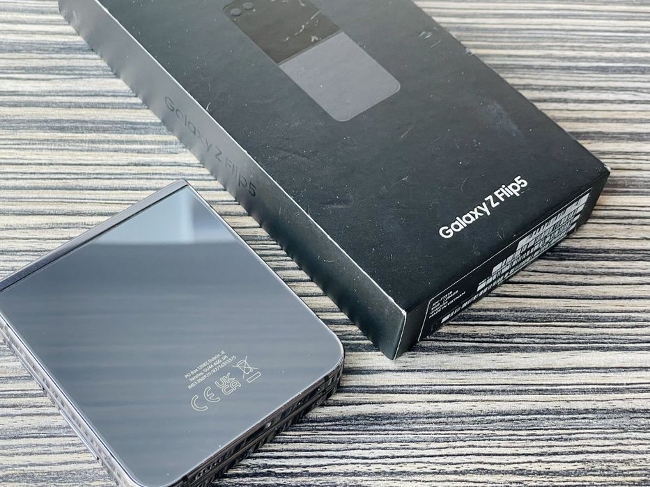 Smartfon SAMSUNG Galaxy Z Flip 5 8/256GB 5G