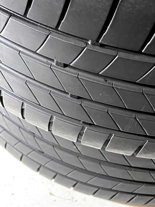 Pneus Bridgestone Turanza T005 - 255/45/18 - Excelentes