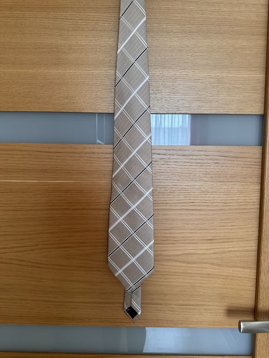 Elegancki krawat męskii nowy