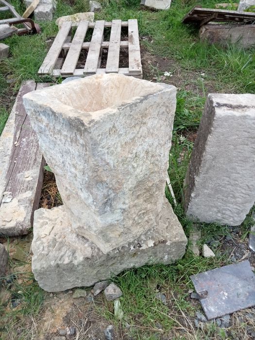 Donice koryta poidełka zlew ze starego piaskowca rozbiórkowego