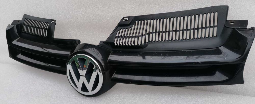 Решетка радиатора Volkswagen Golf 5 2003-2009г.в. оригинал
