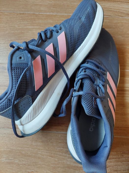 Ténis adidas seminovos