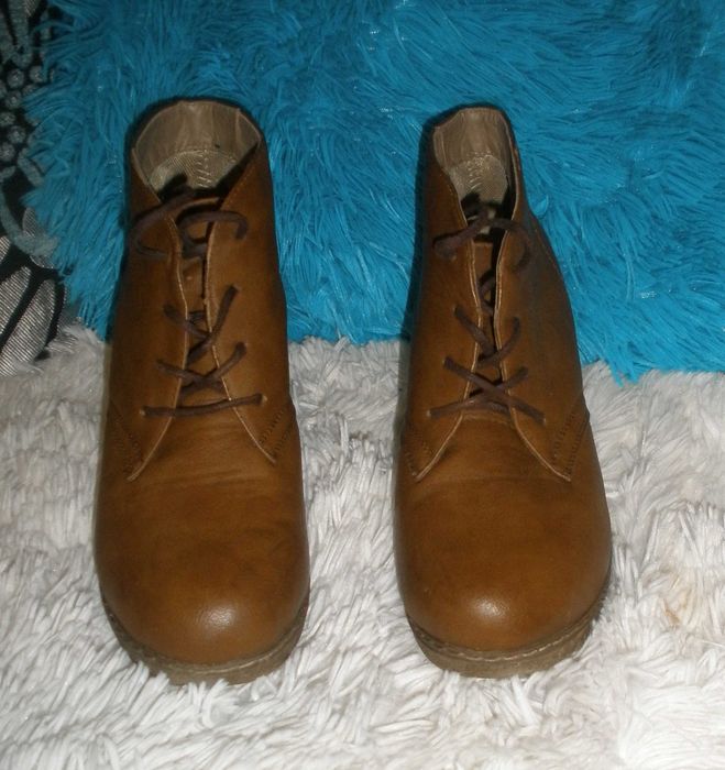 Buty damskie na koturnach brązowe nr 38