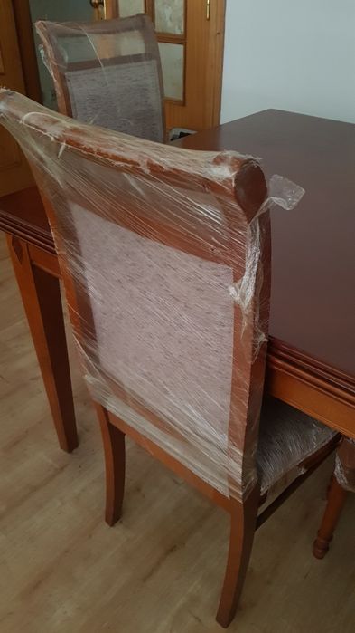 Mesa extensivel em cerejeira 1,10x2,20 + 4 cadeiras