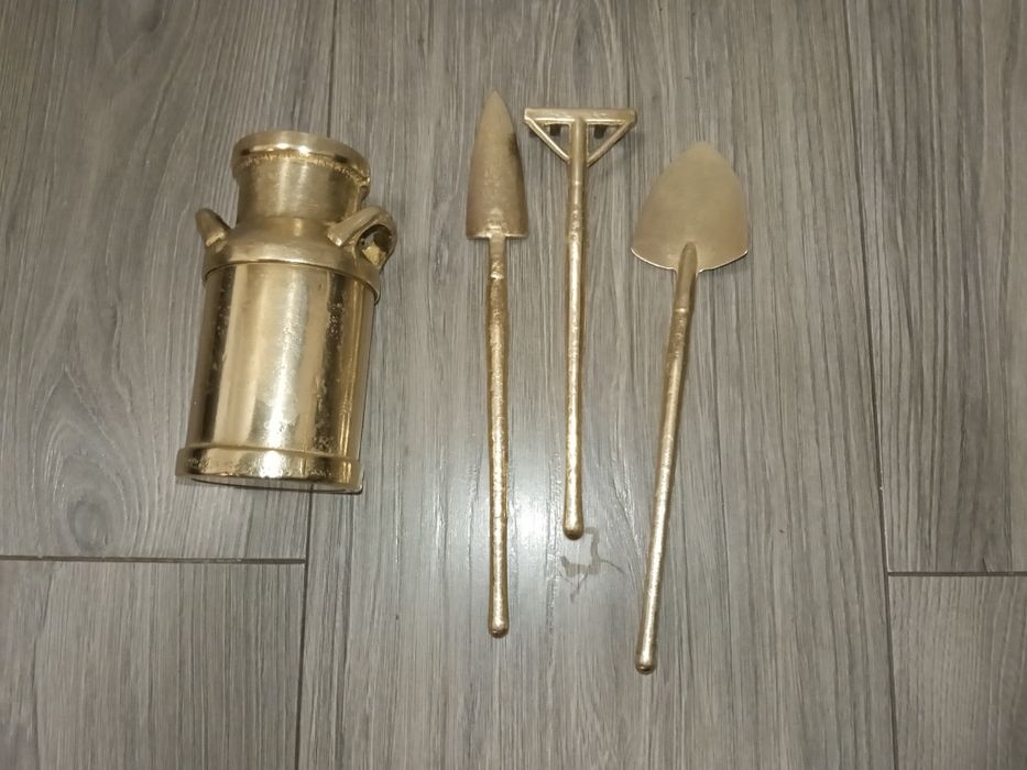 Figurka mosiądz zestaw ogrodnicz