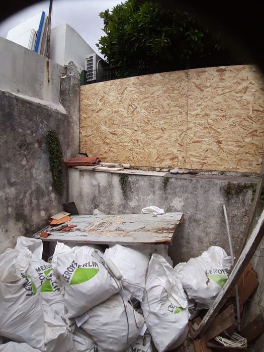 Recolha de entulho sucata lixo