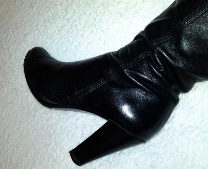 Демисезонные сапоги.