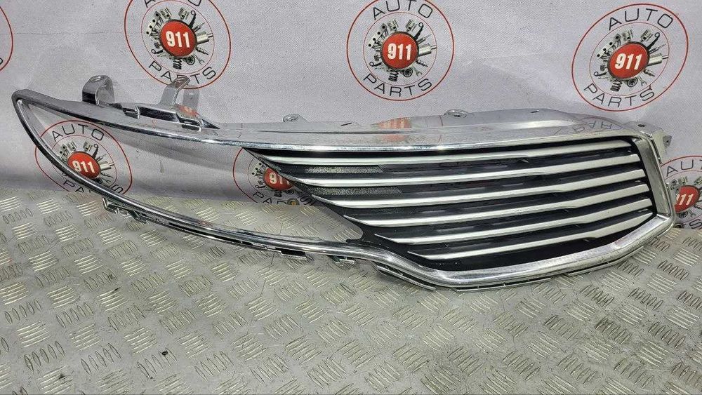 Решітка радіатор grill хром права Lincoln MKZ 2013-2016